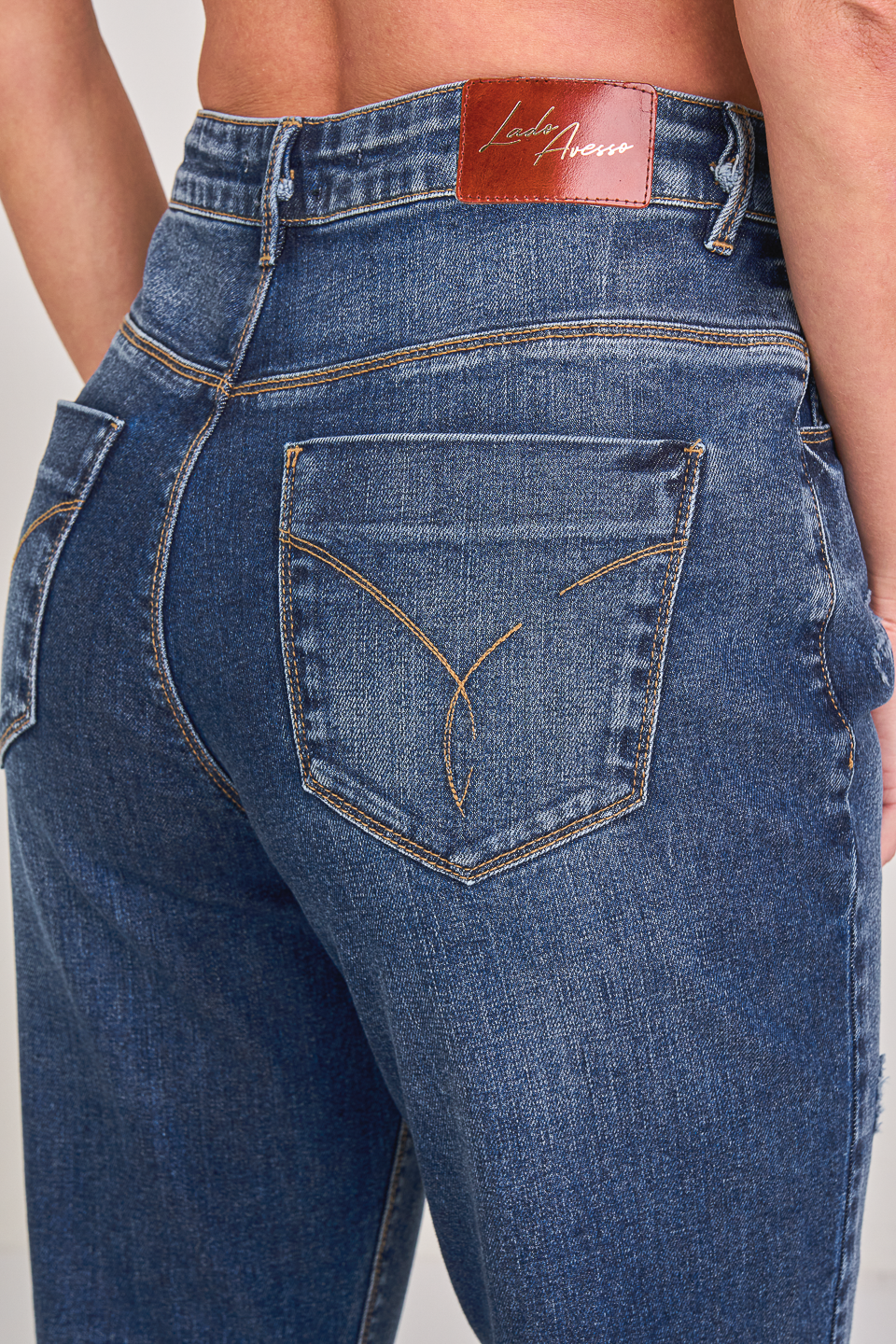 CALÇA JEANS MOM