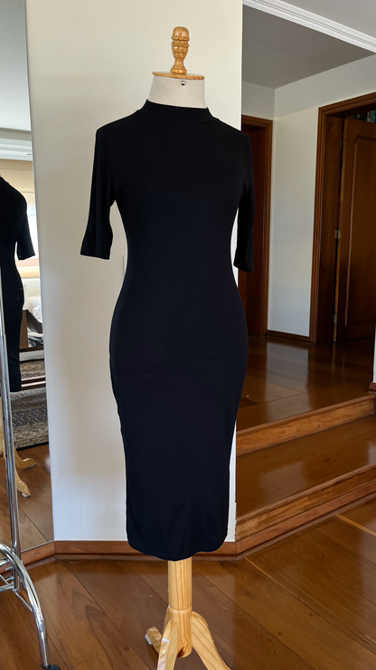 VESTIDO MIDI CANELADO