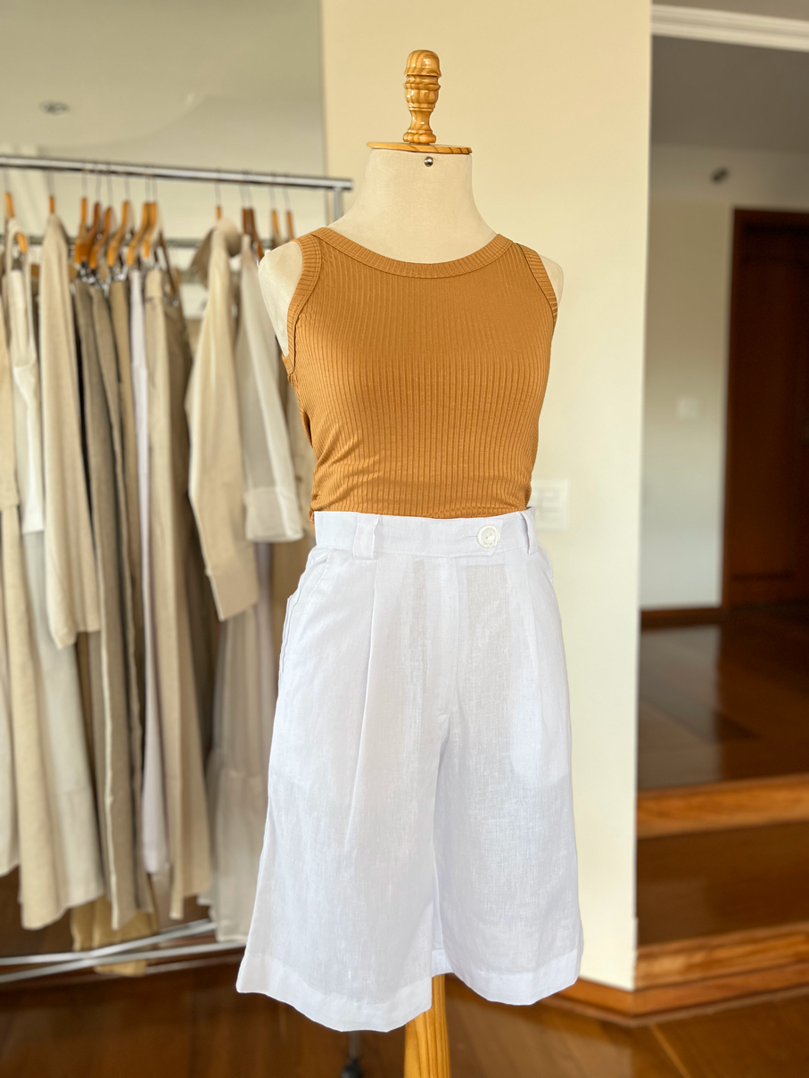 REGATA CANELADA COM DECOTE ARREDONDADO