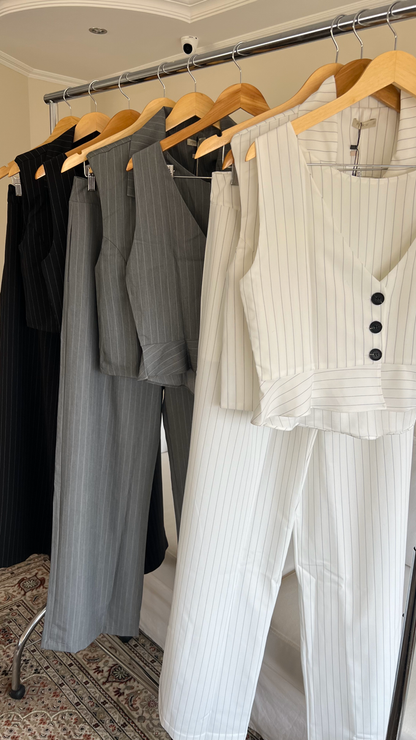 BLUSA FEMININA COM BOTÕES EM RISCA DE GIZ