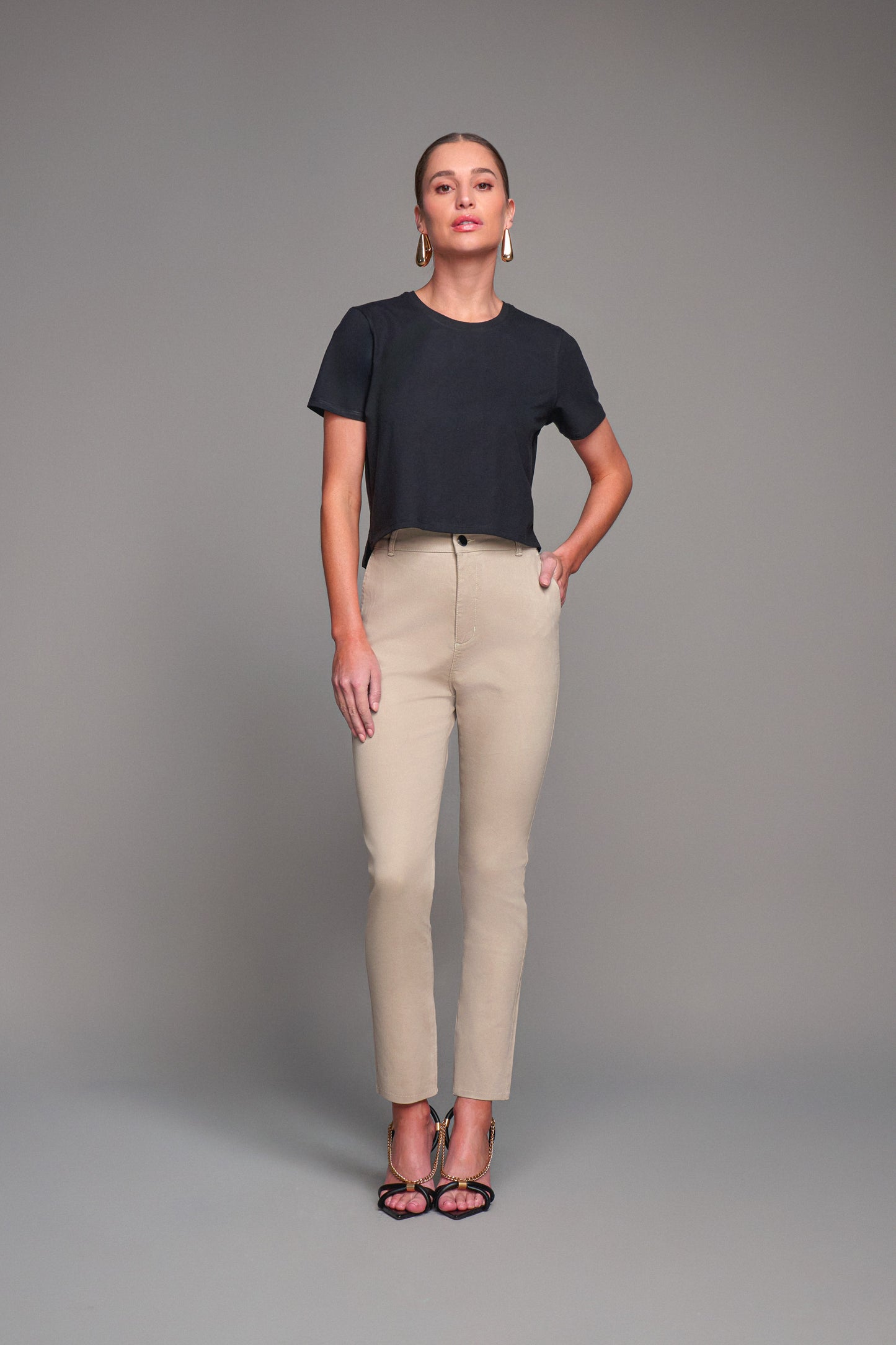 T-SHIRT CROPPED DECOTE REDONDO COM RIBANA